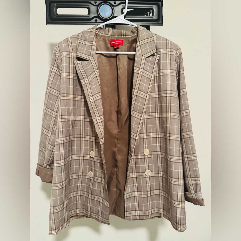 Chic Plaid Blazer in Beige - Picture 2 of 10